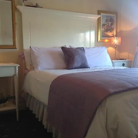 Annandale House-2